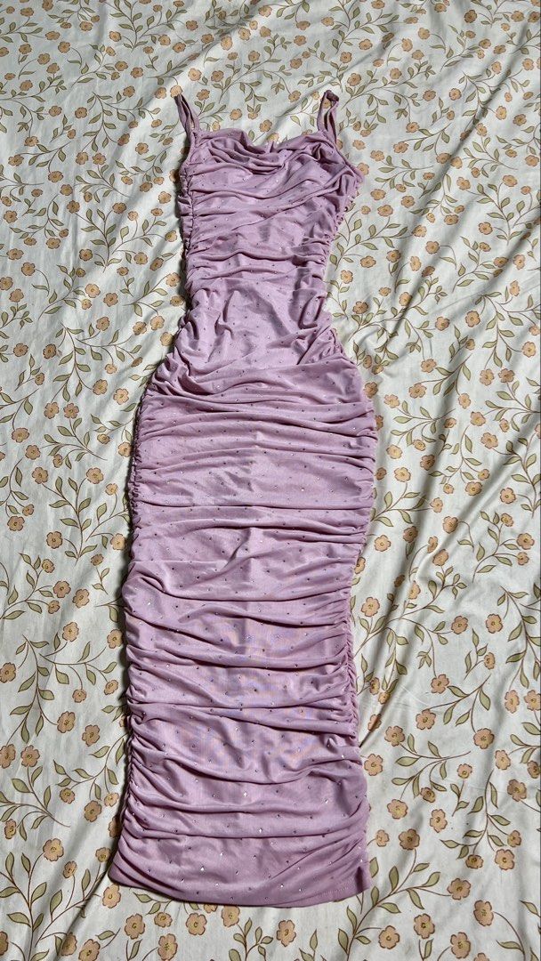 Preloved dresses and clothes take all for 1000 (Category: Dresses) located in Quezon City. Submitted by jamavisado (Listing ID 1462787650, Image 1). Description: ✨ DECLUTTERING SALE ✨ Letting go of some pieces from my closet! Some were used once, only tried on, or never used at all — all still in good condition. 🤍 Selling them at affordable prices to give them a new home instead of letting them sit unused. 📌 Condition: Used once / Tried on only
