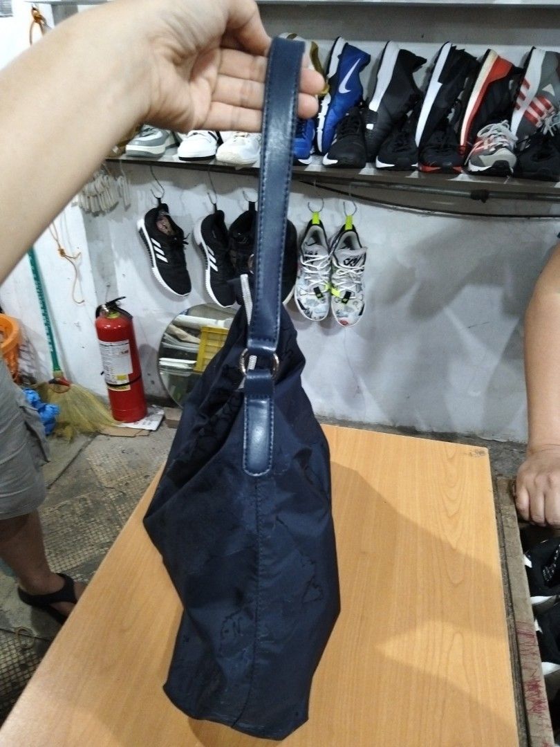 Prima Classie (Category: Shoulder Bags) located in El Salvador. Submitted by francheskaukayukay (Listing ID 1462760828, Image 2). Description: .