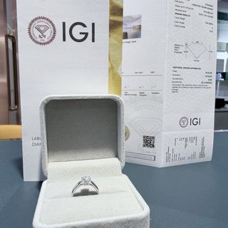 （分類：）位於 。 由 summitwatches 提交（商品編號 1462817357，圖片 1）。簡介： 。