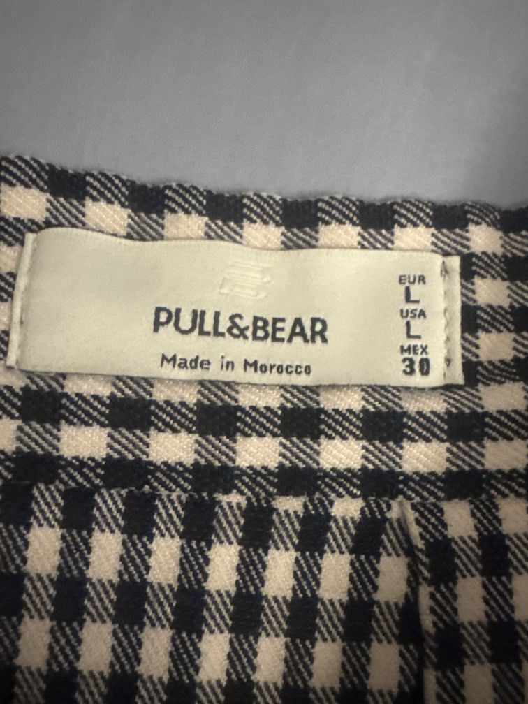 Pull & bear (Category: Skirts) located in Singapore. Submitted by castrina (Listing ID 1462857069, Image 2). Description: .