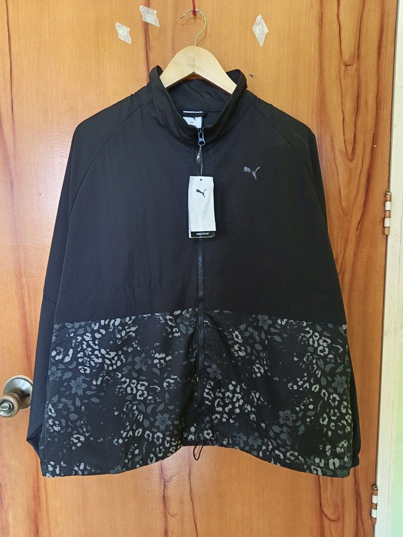 PUMA WOMEN'S TRAIN EDGE WINDBREAKER JACKET (Category: Coats, Jackets and Outerwear) located in Laoag. Submitted by soulleadthrift (Listing ID 1462758771, Image 3). Description: FOR SALE‼️‼️‼️🔥🔥🔥 BRAND: PUMA TYPE: WATER REPELLENT BAGGY WINDBREAKER JACKET LARGE ON TAG DIMES: 25 WIDTH 27 LENGTH WITH HANGTAG CR:10/10 EXCELLENT CONDITION NO ISSUE LOC: LAOAG CITY ILOCOS NORTE📌📌📌 650+SF DM LANG 📩📩📩.