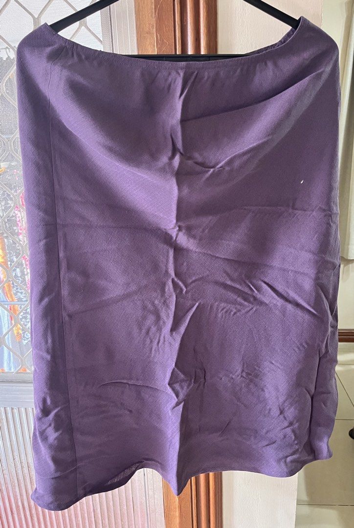 Purple Skirt (Category: Skirts) located in Bacoor. Submitted by ayit. (Listing ID 1462723900, Image 1). Description: Small-med fit - Color: Purple - Brand: Jpn brand - Size: S / EU 36 / UK 8 / US 25 - Condition: Layer 3 (Good) - Style: Versatile skirt.