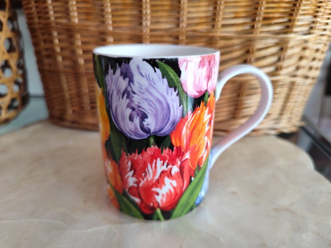 Queens Mug (Category: Coffee & Tea Tableware) located in Dipolog. Submitted by thriftteata (Listing ID 1462768903, Image 1). Description: vgc.