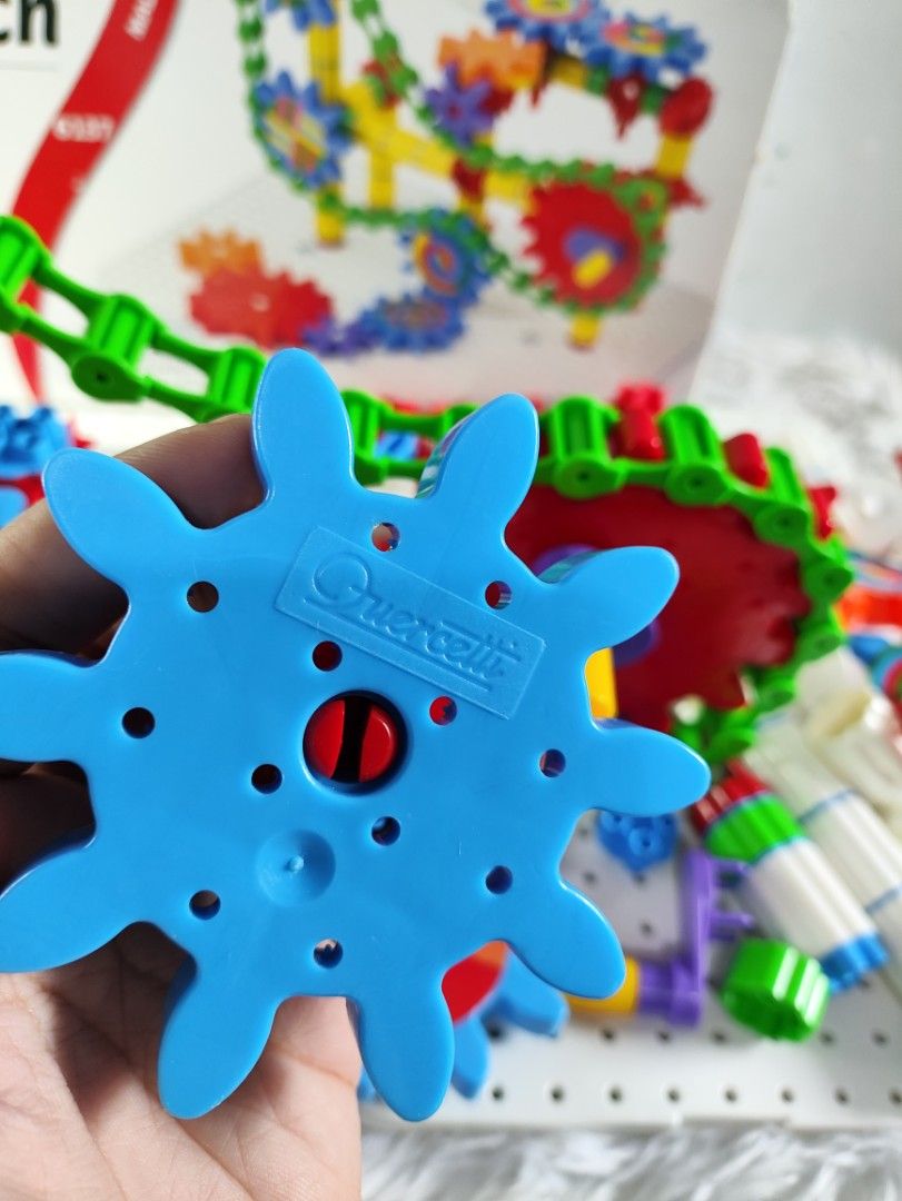 Quercetti Georello Tech Building Toy Set (Category: Educational & Learning Toys) located in Cavite. Submitted by tinetaclesss (Listing ID 1462696778, Image 3). Description: - uncounted pcs .