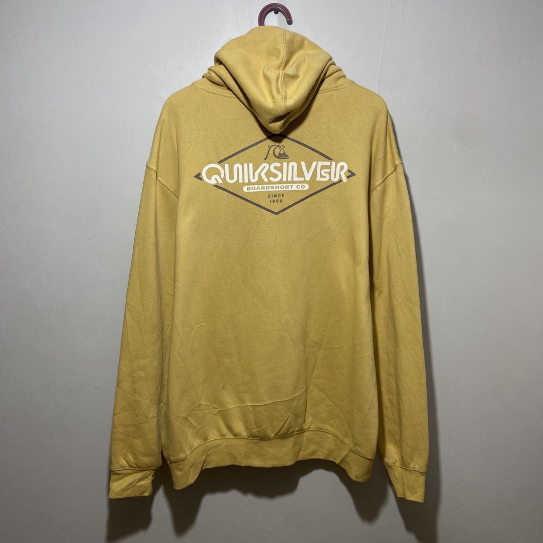 Quiksilver Hoodie Jacket (Category: Coats, Jackets and Outerwear) located in Cebu City. Submitted by kibinilats (Listing ID 1462751386, Image 3). Description: Quiksilver Hoodie Jacket Good as new Size L-XL 25x29 Pm.