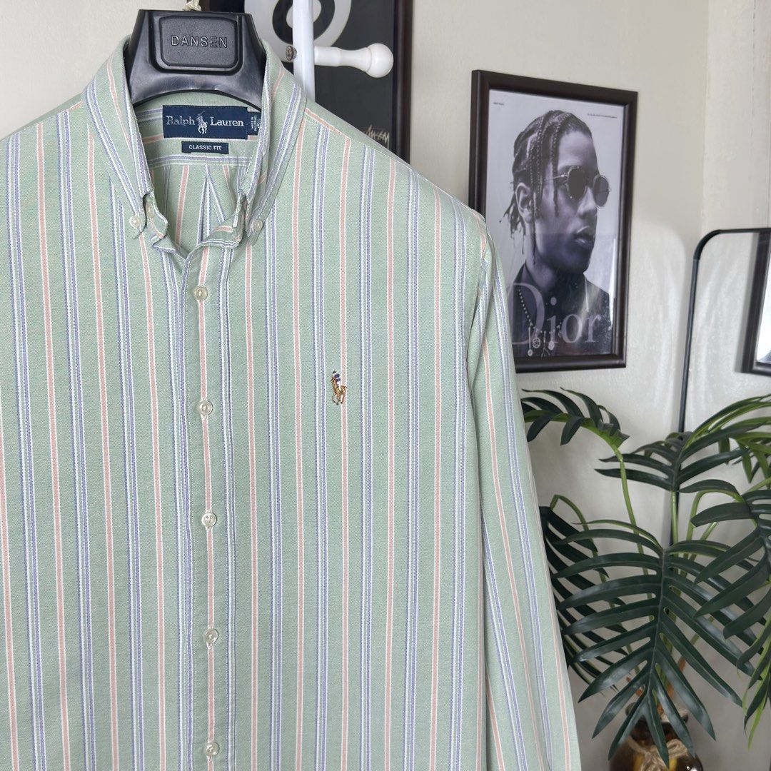 Ralph Lauren Buttondown Long Sleeve (Large) (Category: Formal Shirts) located in Caloocan City. Submitted by polothreadsco (Listing ID 1462871098, Image 1). Description: RALPH LAUREN BUTTON DOWN LONG SLEEVE Size: Large Width: 23" Length: 31" Condition: 9/10 Color rate: 9.5/10 Excellent Condition 100% Authentic / Original 2nd Hand No Issues Mine: 2700 NOTE: •Color may vary due to lighting •All items are second hand unless stated brandnew •Manage y