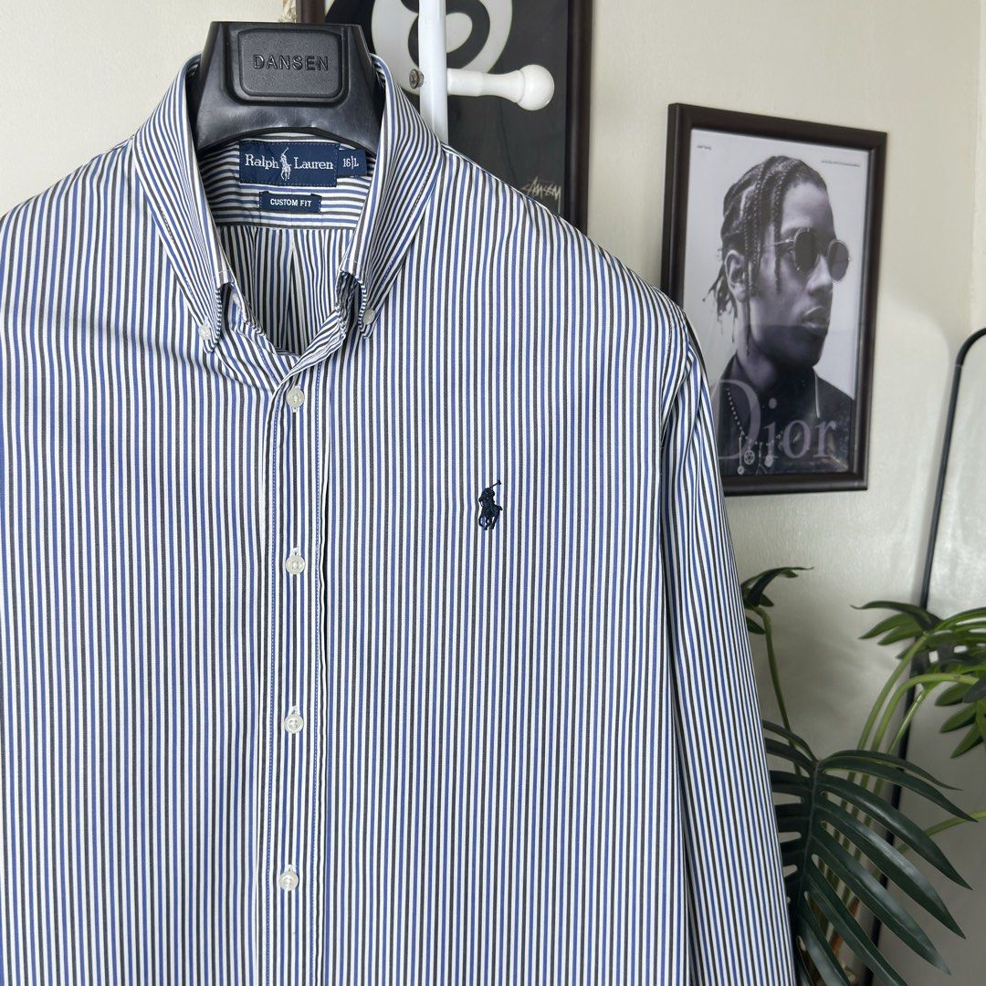 Ralph Lauren Buttondown Long Sleeve (Medium) (Category: Formal Shirts) located in Caloocan City. Submitted by polothreadsco (Listing ID 1462873771, Image 1). Description: RALPH LAUREN BUTTON DOWN LONG SLEEVE Size: Medium Width: 22.5" Length: 30" Condition: 10/10 Color rate: 10/10 Excellent Condition 100% Authentic / Original 2nd Hand No Issues Mine: 2700 NOTE: •Color may vary due to lighting •All items are second hand unless stated brandnew •Mana