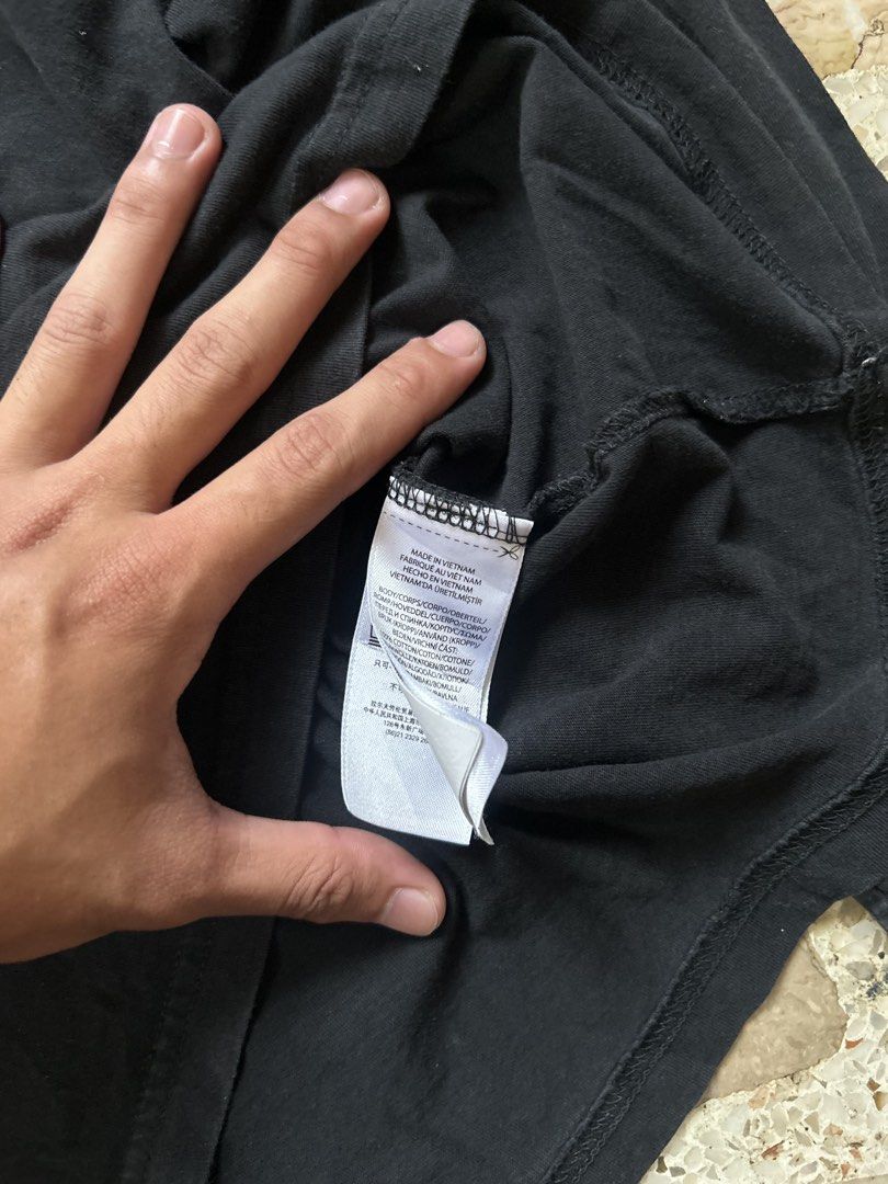 Ralph Lauren hoodie (Category: Coats, Jackets and Outerwear) located in Davao. Submitted by master.mnd (Listing ID 1462760400, Image 3). Description: Small to medium As new No issue Need wash.