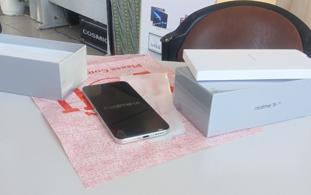 Realme 16 256GB 8GbRam (Category: Realme) located in Pasay City. Submitted by luckyhorse.393271 (Listing ID 1462882591, Image 1). Description: .