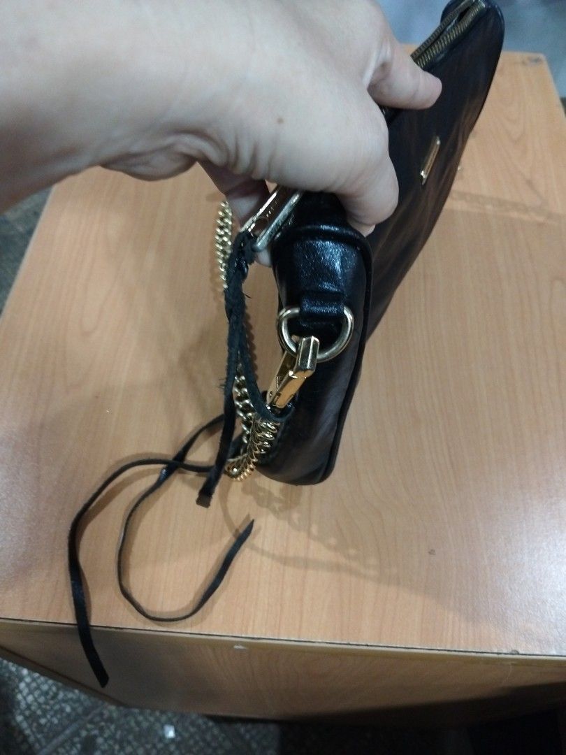 Rebecca Minkoff (Category: Cross-body Bags) located in El Salvador. Submitted by francheskaukayukay (Listing ID 1462767742, Image 3). Description: .