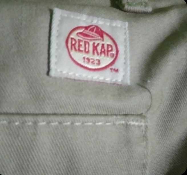 Red Kap Khaki Cargo Shorts Size 42 (Category: Shorts) located in Quezon City. Submitted by aljonbermu25659 (Listing ID 1462740016, Image 3). Description: - Brand: Red Kap - Type: Khaki Cargo Shorts - Size: 42 - Origin: Made in Mexico - Features: Durable, work-ready, ample pocket space - Ideal for: Work or casual wear - Condition: Ready for a new owner.