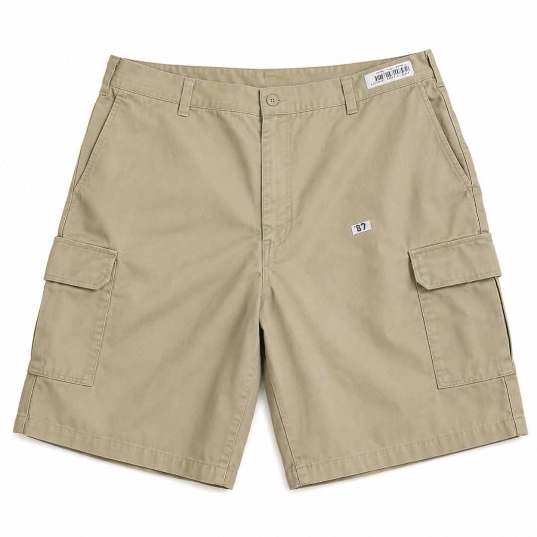 Red Kap Khaki Cargo Shorts Size 42 (Category: Shorts) located in Quezon City. Submitted by aljonbermu25659 (Listing ID 1462740016, Image 2). Description: - Brand: Red Kap - Type: Khaki Cargo Shorts - Size: 42 - Origin: Made in Mexico - Features: Durable, work-ready, ample pocket space - Ideal for: Work or casual wear - Condition: Ready for a new owner.