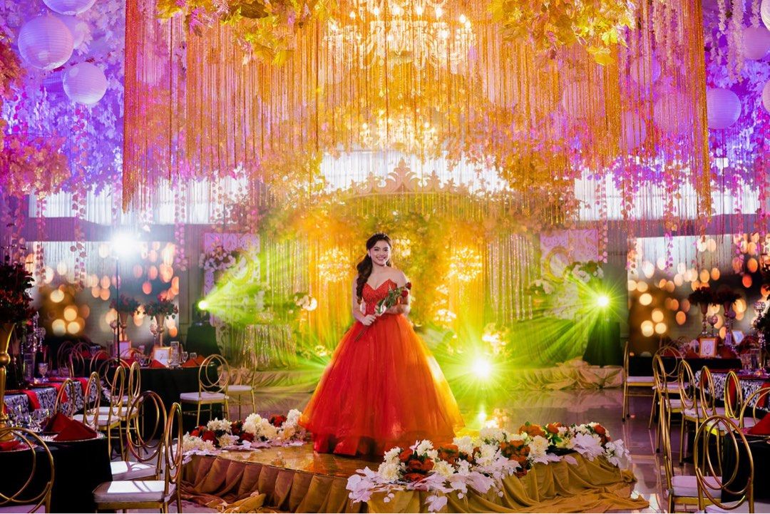 Red Sparkly Ball Gown (Category: Evening dresses & gowns) located in Mandaluyong City. Submitted by juliana_somido (Listing ID 1462811826, Image 2). Description: - Beautiful red ball gown - Sweetheart neckline with intricate beadwork - Full, layered skirt with sparkle details - Ideal for Debut, formal events, proms, or pageants - Customized - Used once only for my debut Price still nego for sure buyers.