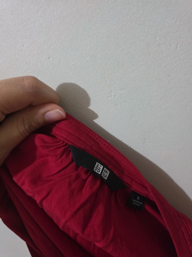 RED UNIQLO DRESS (Category: Dresses) located in Caloocan City. Submitted by jneesan (Listing ID 1462774445, Image 2). Description: Red wrap around uniqlo dress. Used for grad pic then naka store nlng sa cabinet. You can ask for other photos of the dress. Just pm me ☺️.