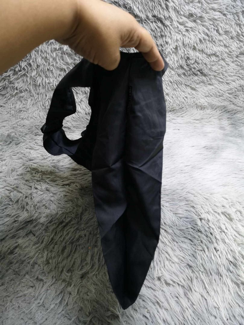 Reusable Eco friendly Shopper Bag (Category: Tote Bags) located in Santa Cruz. Submitted by jmy_surplus.2 (Listing ID 1462700216, Image 3). Description: Size ; L - 15 W - 13 Color ; Black Type ; Shopper Bag Brand ; No brand Material ; Nylon Style ; Black Durable Shopper Bag LR 129 JMY 5 Batch #222.