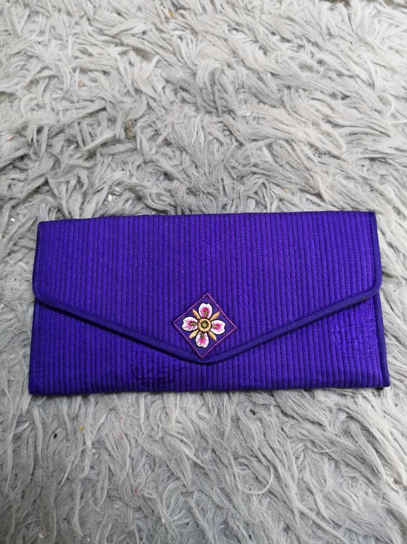 Ribbed Envelope Style Flap Long Wallet (Category: Wallets & Card holders) located in Santa Cruz. Submitted by jmy_surplus.2 (Listing ID 1462820209, Image 1). Description: Size ; L- 4.2 W - 7.4 Color ; Purple Type ; Wallet Brand ; No brand Material ; Synthetic Style ; Trifold Long Wallet With Coin Compartment LR 129 JMY 3 Batch #223.