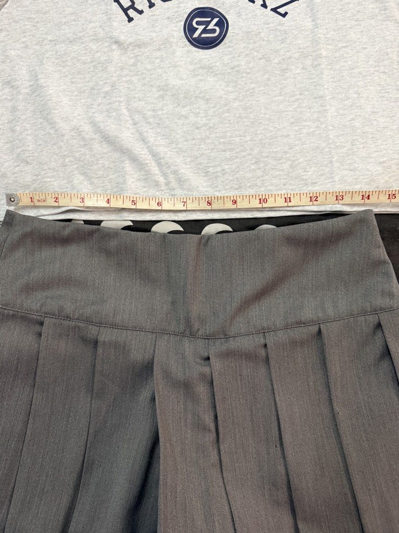 Richboyz gray tailored pleated skort (Category: Skirts) located in Malabon City. Submitted by splendidcloset (Listing ID 1462687439, Image 3). Description: .