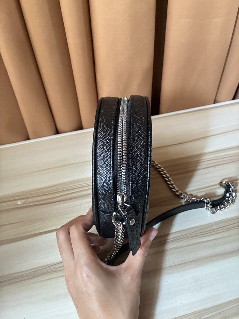 Round camera Bag (Category: Luxury Bags & Wallets) located in Manila. Submitted by finders_keepers651 (Listing ID 1462769891, Image 3). Description: .