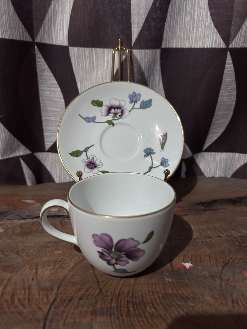 Royal Worcester cup and saucer (Category: Coffee & Tea Tableware) located in Bagabag. Submitted by estellasvintagefinds (Listing ID 1462881102, Image 1). Description: .