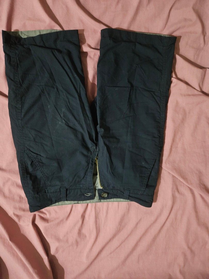 RRJ Shorts (Category: Shorts) located in Quezon City. Submitted by fluffymoose0424 (Listing ID 1462845236, Image 3). Description: Double layered shorts Grey and Navy blue.