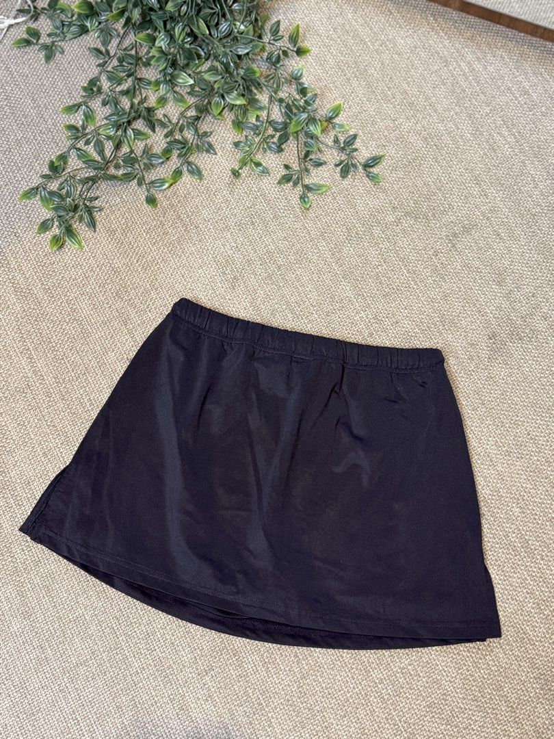 RSL Sport Skorts SP90 (Category: Activewear) located in Naga. Submitted by ubi04 (Listing ID 1462700809, Image 2). Description: .