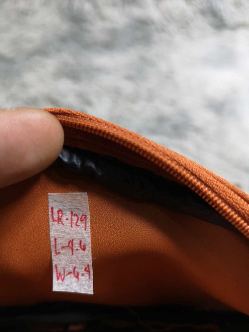 Rust Zipper Closure Cosmetic Pouch (Category: Purses & Pouches) located in Santa Cruz. Submitted by jmy_surplus.2 (Listing ID 1462687535, Image 3). Description: Size ; L - 4.6 W - 6.4 Color ; Rust Type ; Cosmetic Pouch Brand ; No brand Material ; Nylon Style ; Rust Cosmetic Pouch LR 129 JMY 5 Batch #222.