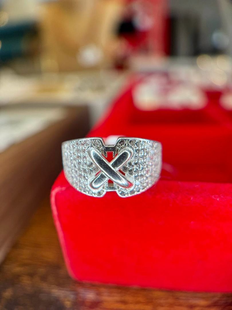 S9 SIMULATED DIAMONDS VINTAGE SILVER RING (Category: Rings) located in Baguio. Submitted by asna_taku (Listing ID 1462763257, Image 3). Description: 💎 5G SIMULATED DIAMONDS VINTAGE SILVER RING S9 ₱3980 ✨ Vintage statement ring featuring brilliant simulated diamonds set in a beautifully detailed silver design. A bold, elegant piece with that old-money vintage sparkle—perfect for everyday styling or as a statement accessory..