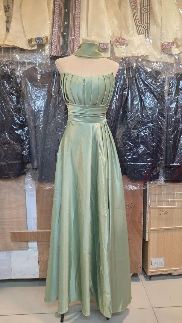 Sage Green Strapless Gown with Scarf (Category: Evening dresses & gowns) located in Bulacan. Submitted by zj.onlineshop (Listing ID 1462684336, Image 1). Description: used once Adjustable at the back - Strapless sage green gown - Features a pleated bodice - Comes with a matching scarf - Full, flowing skirt - Ideal for formal events and parties.