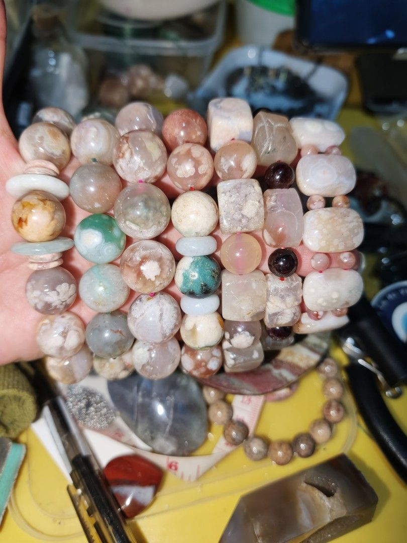Sakura Agate Bracelet Collections Big sizes (Category: Bracelets) located in Quezon City. Submitted by piaoliangcollections.ph (Listing ID 1462867149, Image 1). Description: PM for sure buyer Per piece po ang price ..