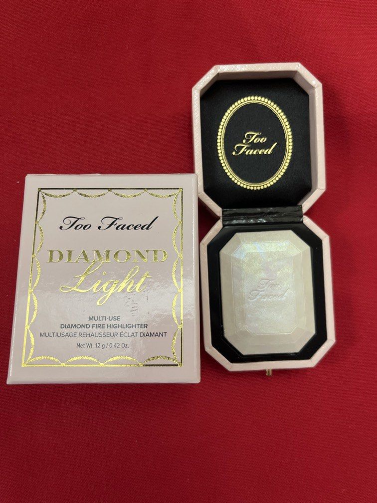 SALE TOO FACED DIAMOND LIGHT MULTI USE HIGHLIGHTER (Category: Makeup) located in Manila. Submitted by luxeclassyshop (Listing ID 1462707836, Image 1). Description: SALE TOO FACED DIAMOND LIGHT MULTI USE HIGHLIGHTER Size 12g Original Brand new .