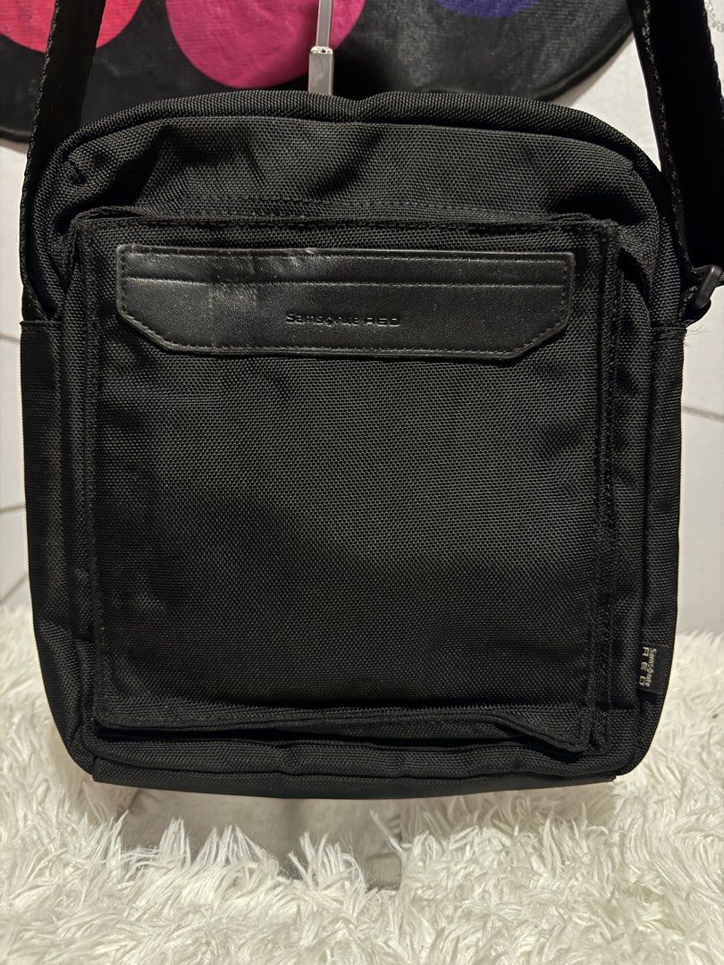SAMSONITE Red (Category: Cross-body Bags) located in Cagayan de Oro. Submitted by akidomingo088 (Listing ID 1462761701, Image 2). Description: .