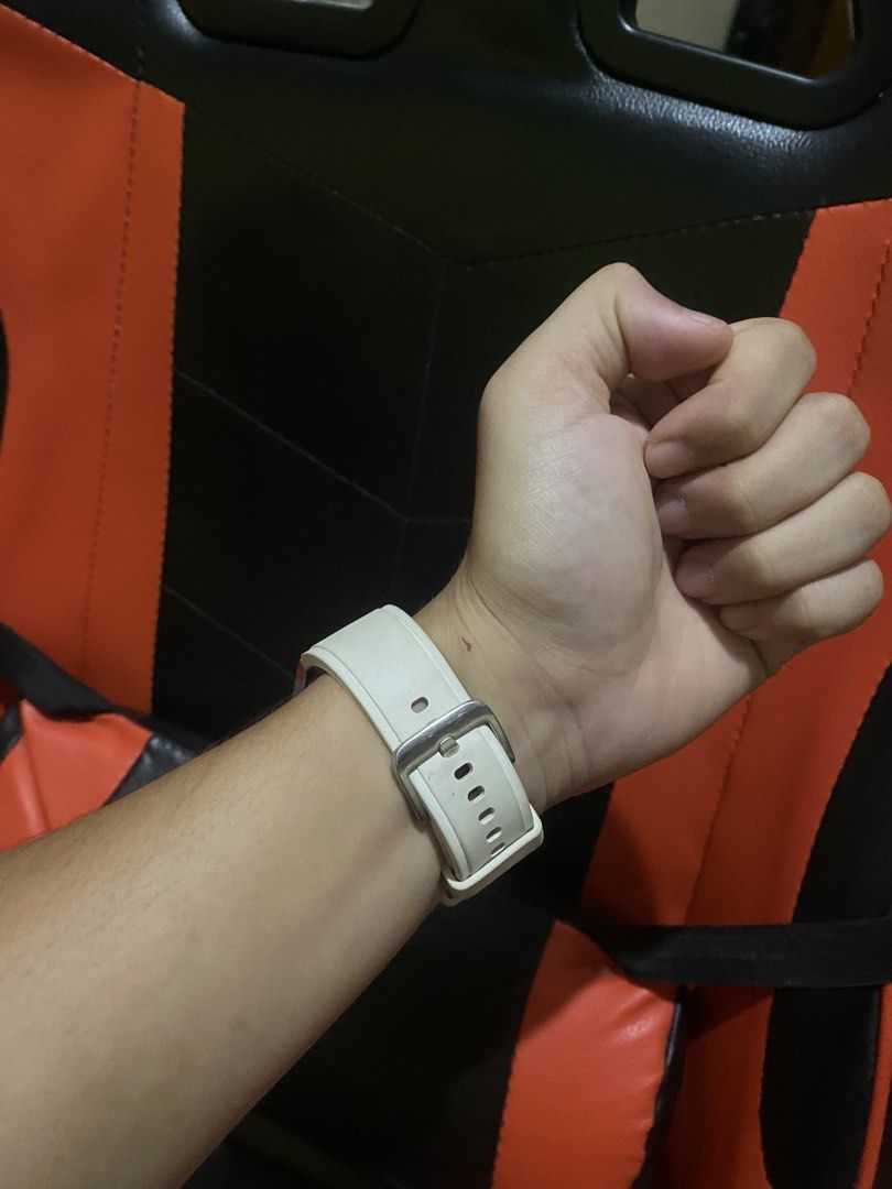 Samsung Galaxy Watch 4 Classic (Category: Wearables & Smart Watches) located in Davao. Submitted by supp101 (Listing ID 1462758825, Image 3). Description: - Samsung Galaxy Watch 4 - Color: Silver - Strap: White - Reason for Selling: Upgraded to a new watch - Feel free to ask any questions!.