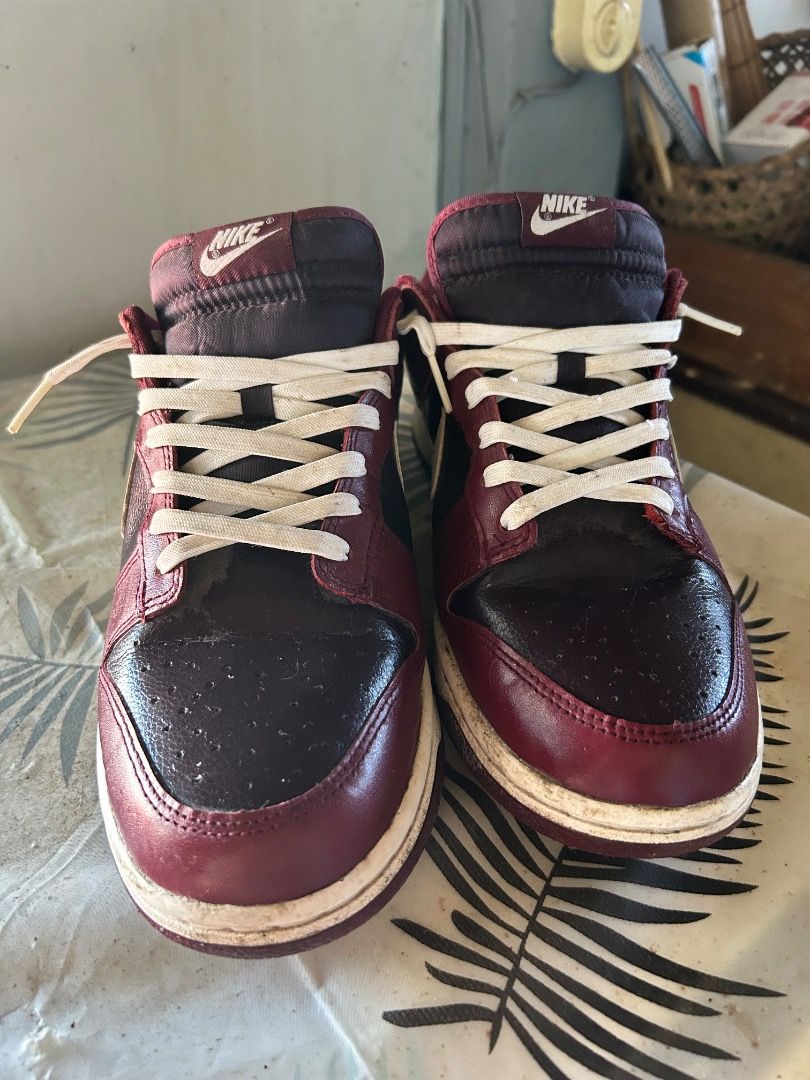Sb dunks beetroot (Category: Sneakers) located in Caloocan City. Submitted by badongkadongs (Listing ID 1462685065, Image 1). Description: Sb dunks beetroot good conditio .
