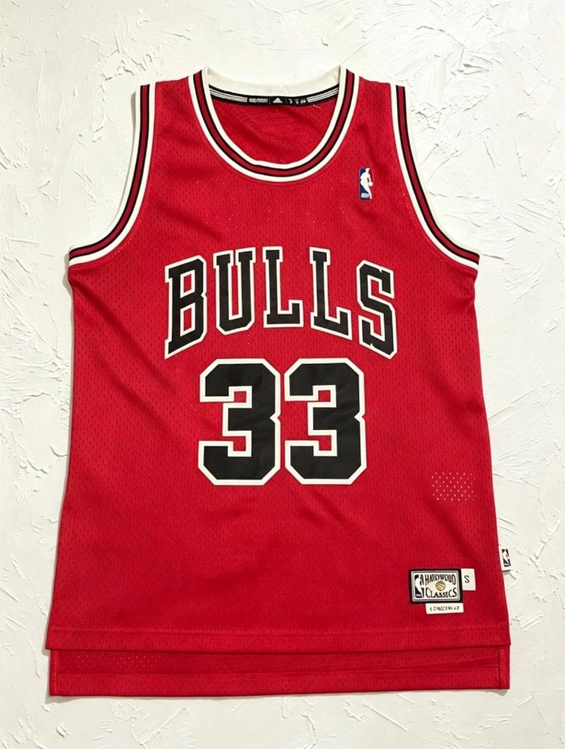 Scottie Pippen Jersey (Category: Activewear) located in Manila. Submitted by iceman_17 (Listing ID 1462840239, Image 1). Description: Adidas×HardwoodClassic Scottie Pippen #33 Red Jersey.