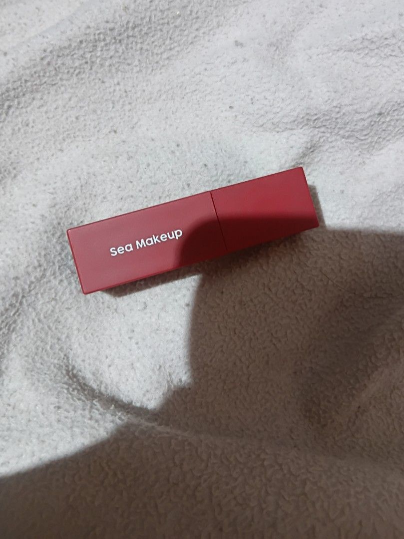 Sea Makeup Lacquer Shake Lip Ink (Category: Makeup) located in Taguig. Submitted by jadddwill (Listing ID 1462773902, Image 1). Description: Sea Makeup [BRAND NEW] In the shade "Paloma" Swatched only!.