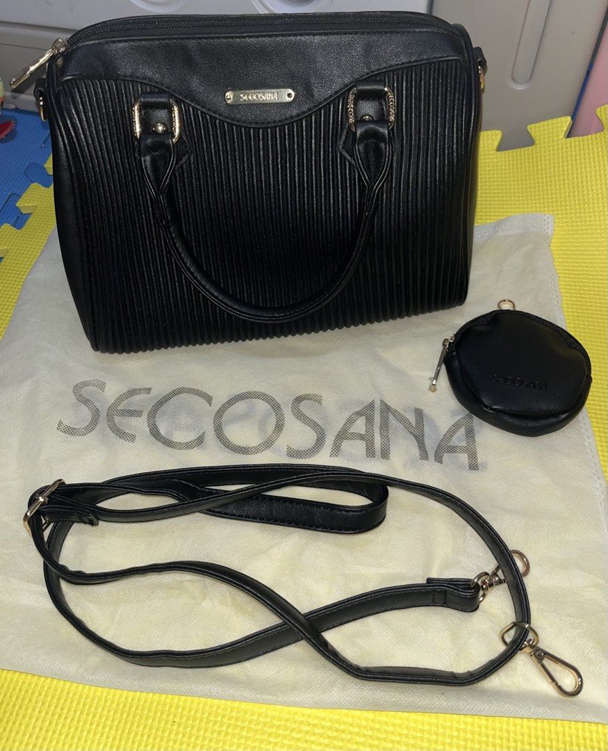 SECOSANA hand/sling bag (Category: Shoulder Bags) located in Quezon City. Submitted by infinitineph2011 (Listing ID 1462745603, Image 1). Description: can pass as brandnew!!! ang ganda pa niyan o.