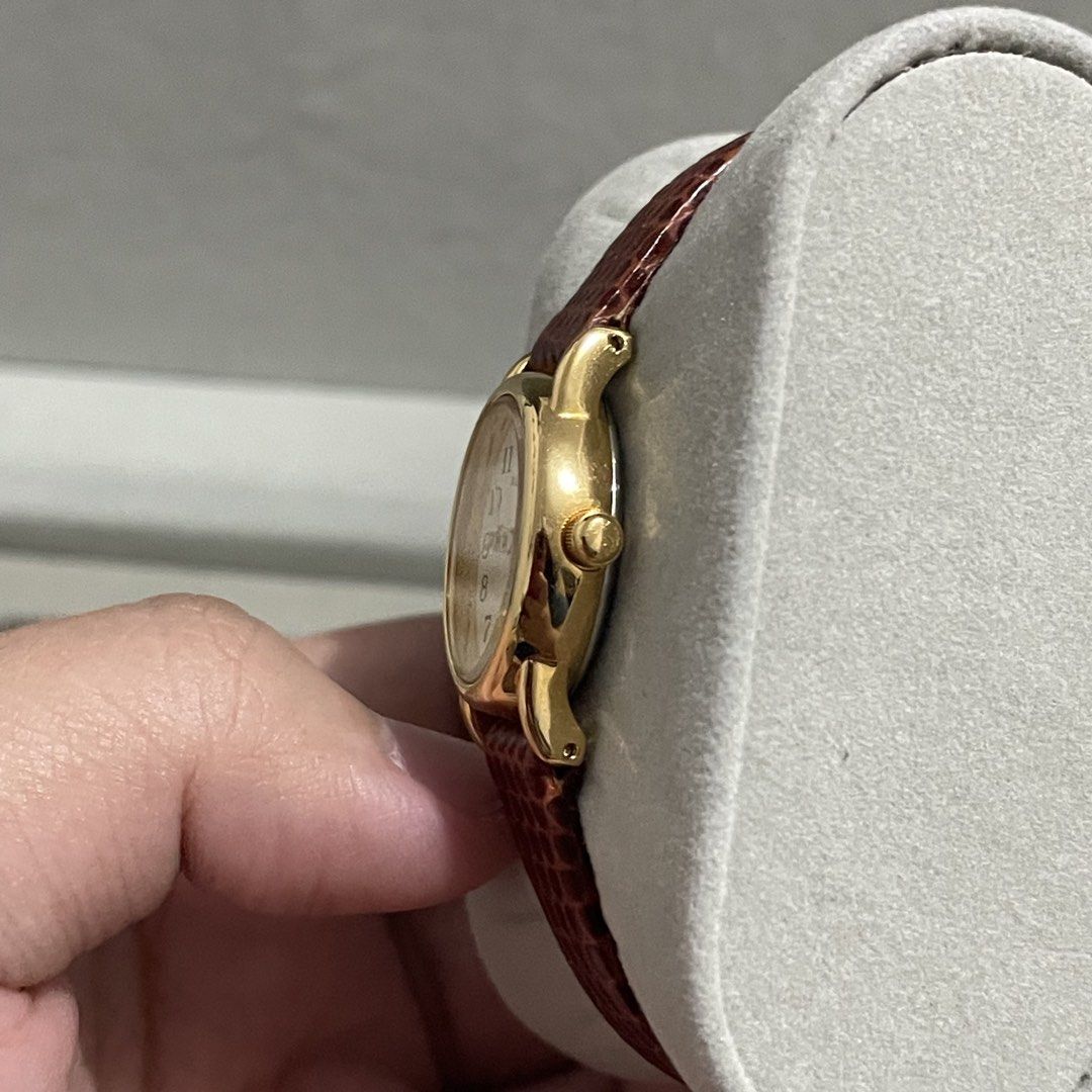 Seiko Alba Oval Face Dainty Watch (Category: Women's Watches) located in Manila. Submitted by darimilkkk_ (Listing ID 1462830809, Image 3). Description: - Classic ALBA watch - Gold-tone oval case - Cream dial with clear Arabic numerals - Brown textured leather strap - Simple and elegant design - Ideal for everyday wear.
