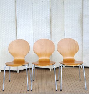 (Category: ) located in . Submitted by FurnitureGallery (Listing ID 1462833266, Image 1). Description: .