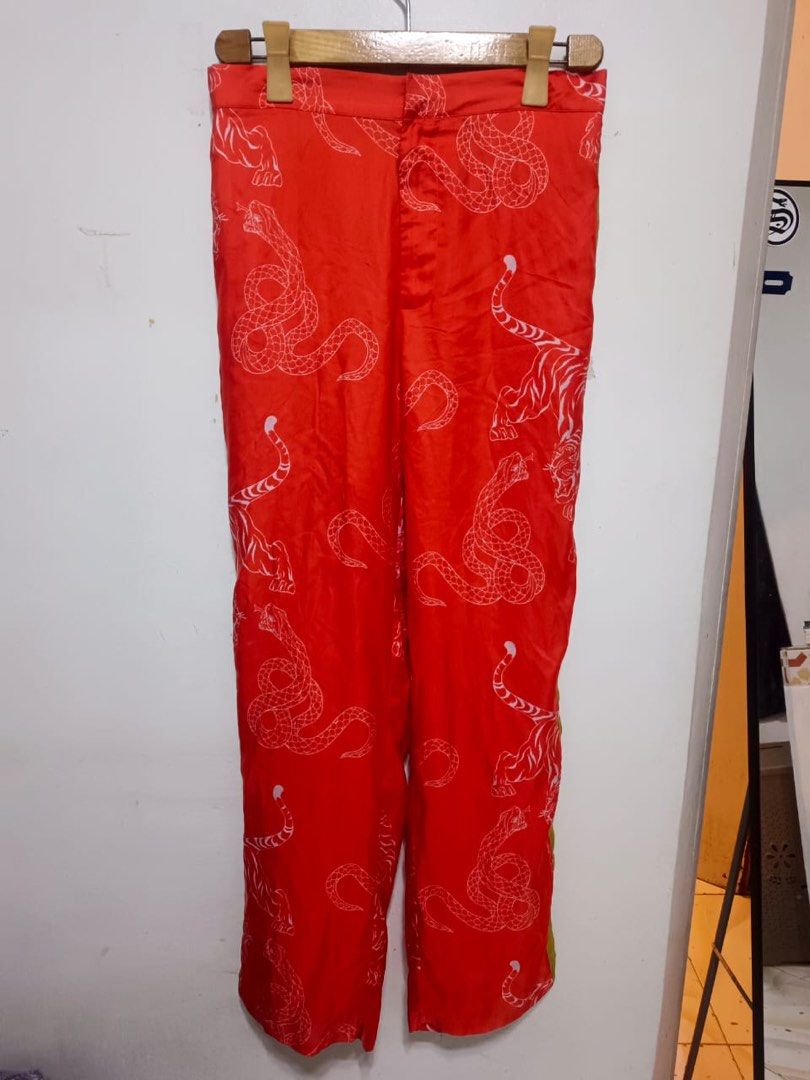 SHANGHAI TANG (Category: Other Bottoms) located in Dasmarinas. Submitted by jessputrages (Listing ID 1462681302, Image 1). Description: For sale SHANGHAI TANG Excellent condition 1500 plus shipping Pm for more details.