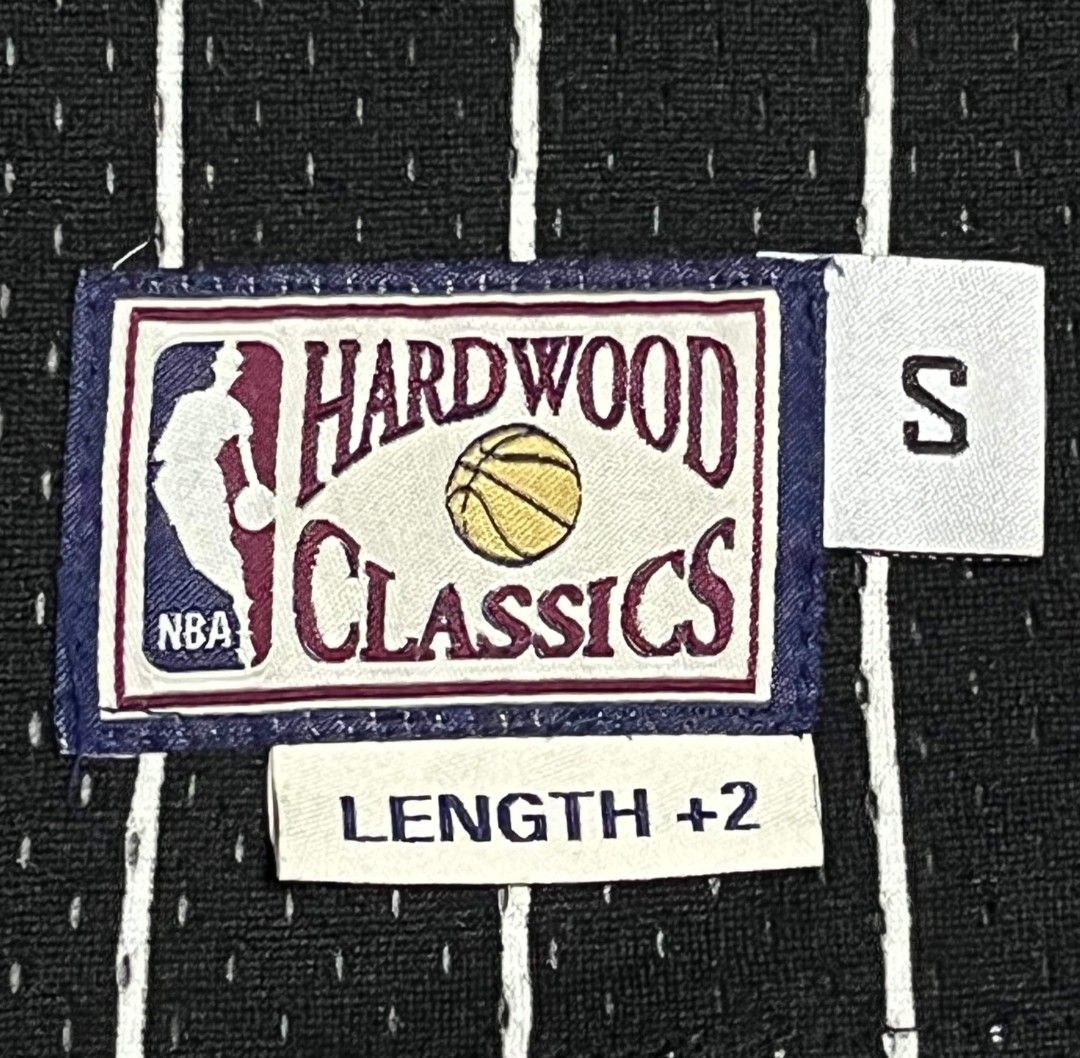 Shaq O'neal Orlando Jersey (Category: Activewear) located in Manila. Submitted by iceman_17 (Listing ID 1462840808, Image 3). Description: Shaquille O'neal Pinstripe Adidas×HardwoodClassic #32 Jersey.