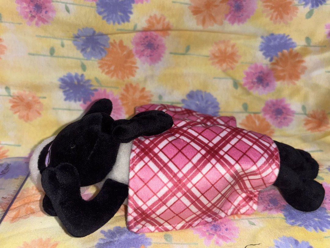 Shaun the Sheep with paper tag (Category: Plushies & Soft Toys) located in Calamba. Submitted by cur8d (Listing ID 1462713694, Image 2). Description: .