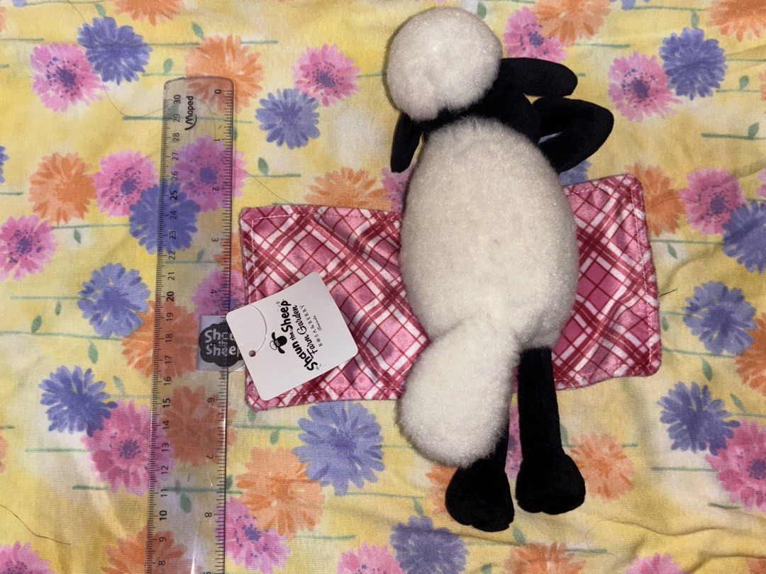 Shaun the Sheep with paper tag (Category: Plushies & Soft Toys) located in Calamba. Submitted by cur8d (Listing ID 1462713694, Image 3). Description: .
