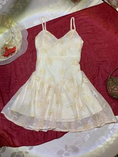 (Category: ) located in . Submitted by petal_and_tulle (Listing ID 1462843749, Image 1). Description: .