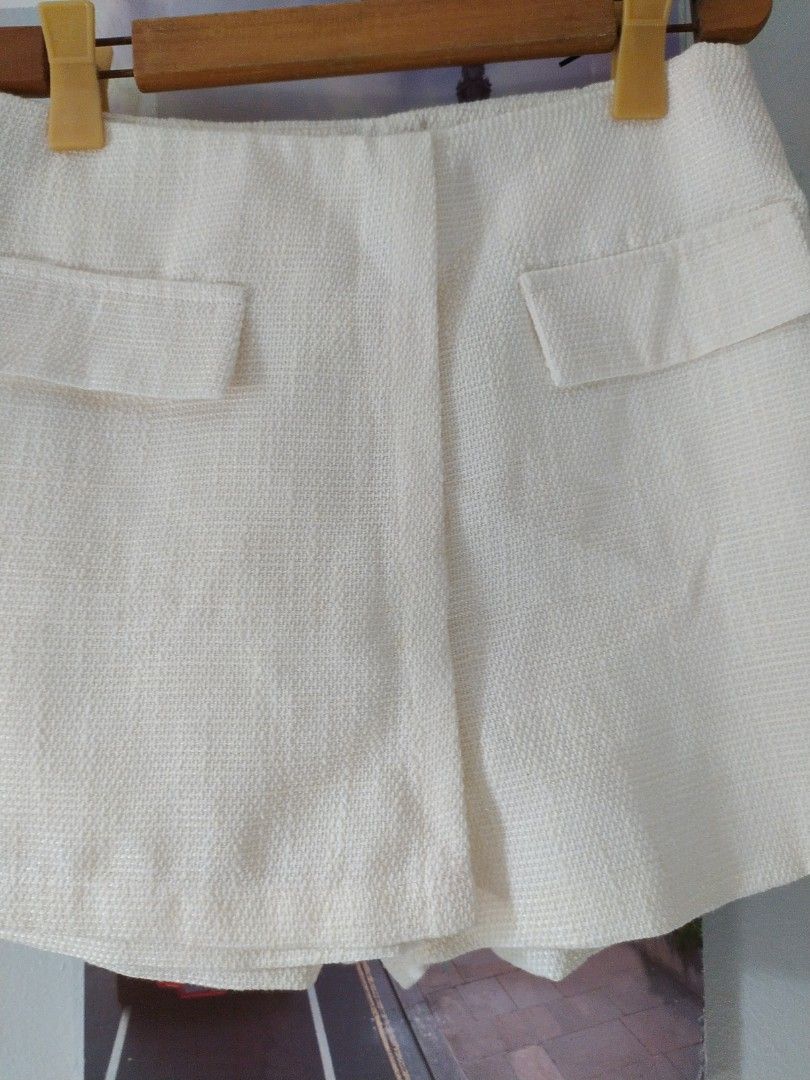 Shein medium short (Category: Shorts) located in Manila. Submitted by timtam04 (Listing ID 1462681477, Image 2). Description: .