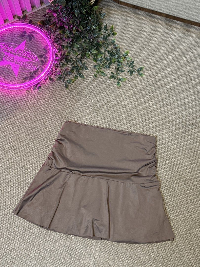 Shein Sport Skort SP131 (Category: Activewear) located in Naga. Submitted by ubi04 (Listing ID 1462727947, Image 2). Description: .