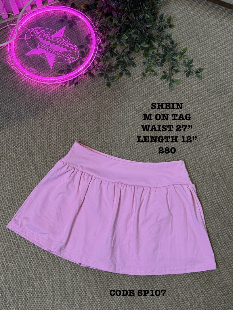 Shein Sport Skorts SP107 (Category: Activewear) located in Naga. Submitted by ubi04 (Listing ID 1462704335, Image 1). Description: With washable dirt at the back.