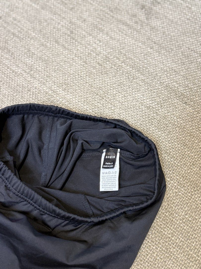 Shein Sport Skorts SP151 (Category: Activewear) located in Naga. Submitted by ubi04 (Listing ID 1462765646, Image 3). Description: .
