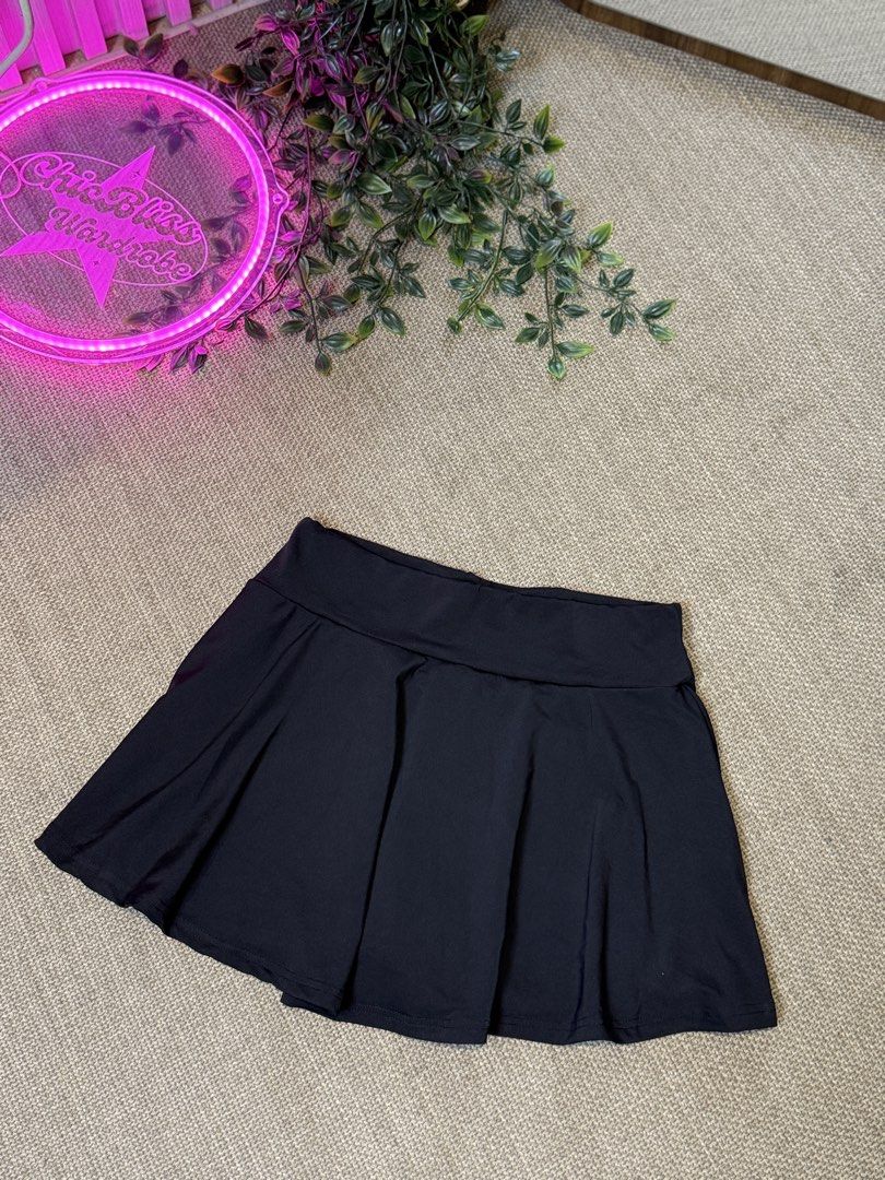 Shein Sportk Skorts SP149 (Category: Activewear) located in Naga. Submitted by ubi04 (Listing ID 1462764496, Image 2). Description: .