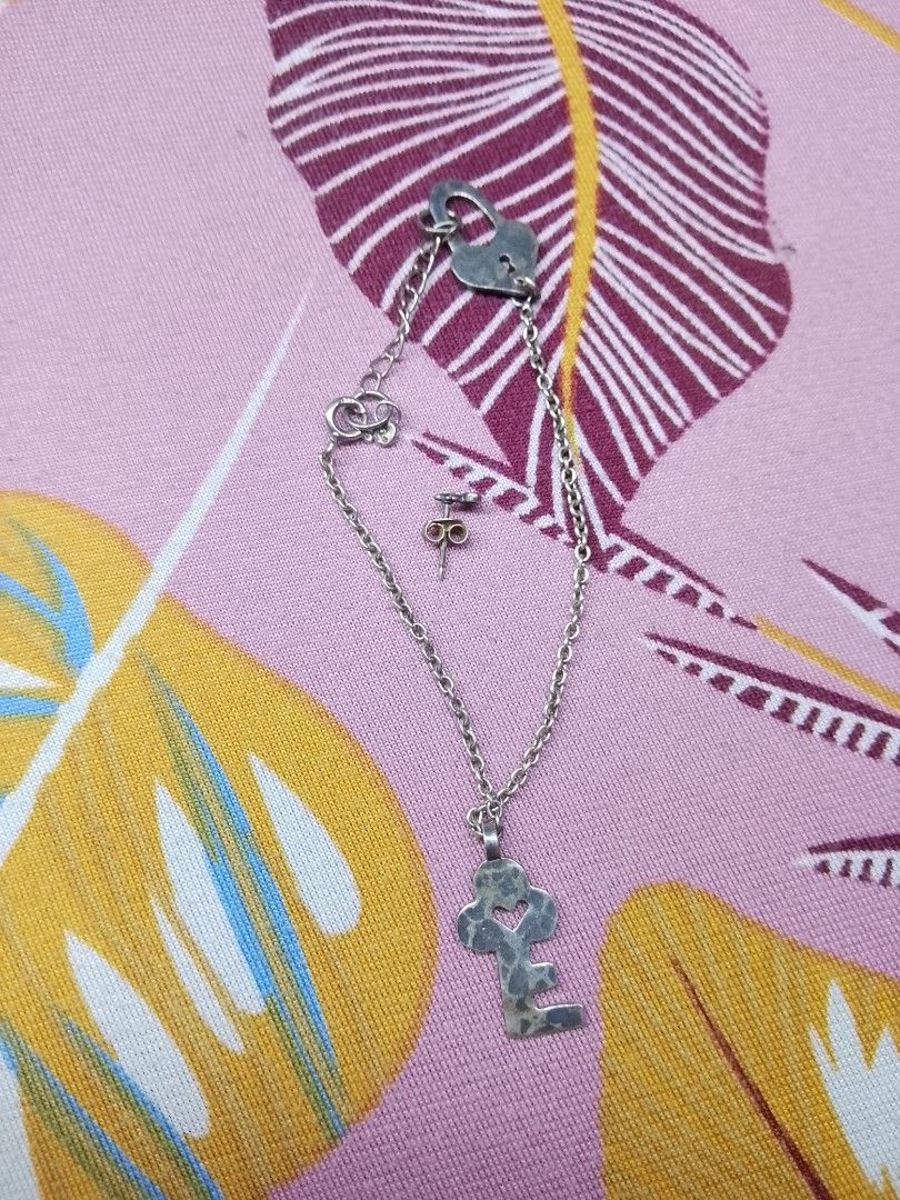 Silver (Category: Body Jewelry) located in Antipolo. Submitted by arn_thrifts_collections (Listing ID 1462821015, Image 3). Description: TAKE ALL 3500+SF silver necklace,bracelet & earings.
