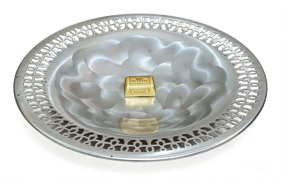 Silver Candy Tray (Category: Vases & Decorative Bowls) located in Bulacan. Submitted by gjeen (Listing ID 1462827740, Image 1). Description: *metal.